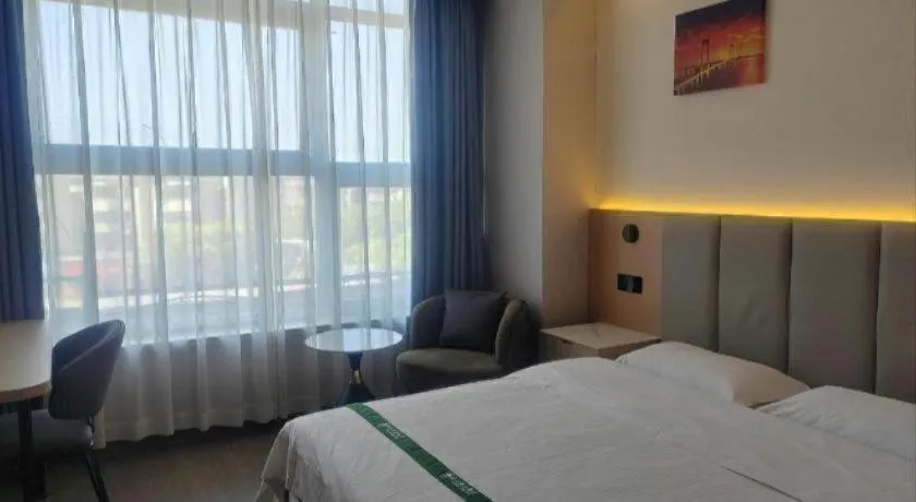 Bed in GreenTree Inn Suzhou Wujiang Zhenze Town Zhennan Road Express Hotel