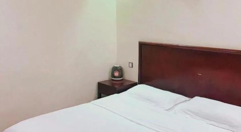 Bed in GreenTree Inn Suzhou Wujiang Zhenze Town Zhennan Road Express Hotel