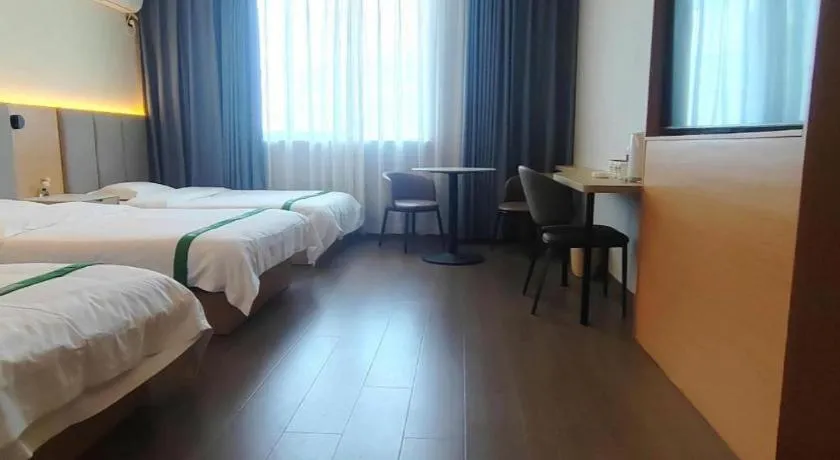 Bed in GreenTree Inn Suzhou Wujiang Zhenze Town Zhennan Road Express Hotel