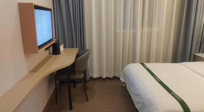 Bed in GreenTree Inn Suzhou Wujiang Zhenze Town Zhennan Road Express Hotel