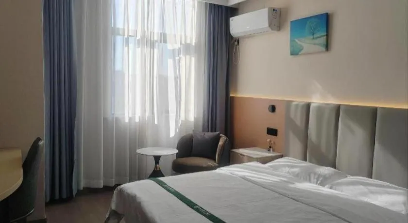 Bed in GreenTree Inn Suzhou Wujiang Zhenze Town Zhennan Road Express Hotel