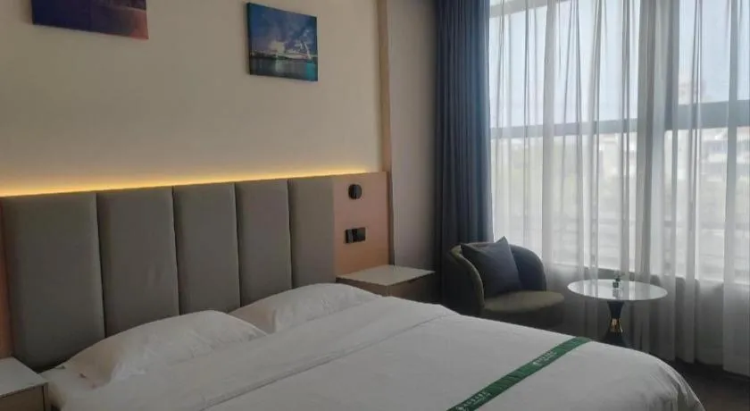 Bed in GreenTree Inn Suzhou Wujiang Zhenze Town Zhennan Road Express Hotel