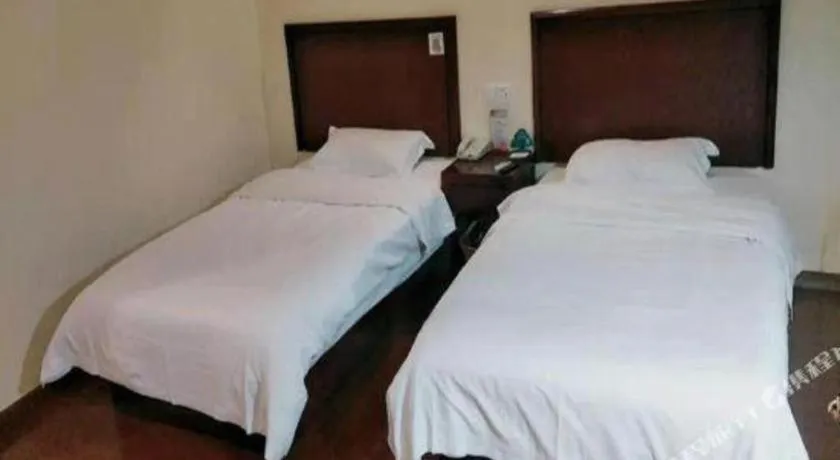 Bed in GreenTree Inn Suzhou Wujiang Zhenze Town Zhennan Road Express Hotel