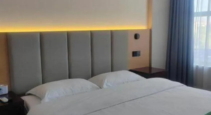 Bed in GreenTree Inn Suzhou Wujiang Zhenze Town Zhennan Road Express Hotel