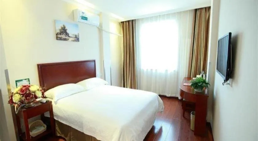 Bed in GreenTree Inn Beijing Miyun Changcheng Huandao Express Hotel