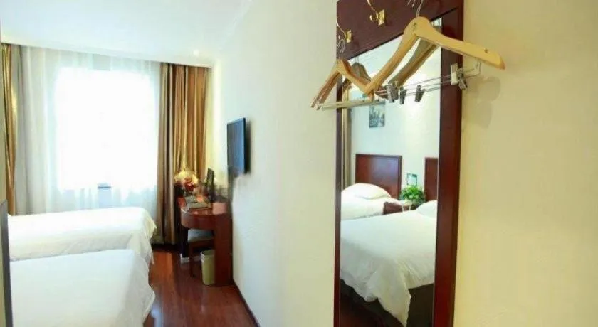 Bed in GreenTree Inn Beijing Miyun Changcheng Huandao Express Hotel