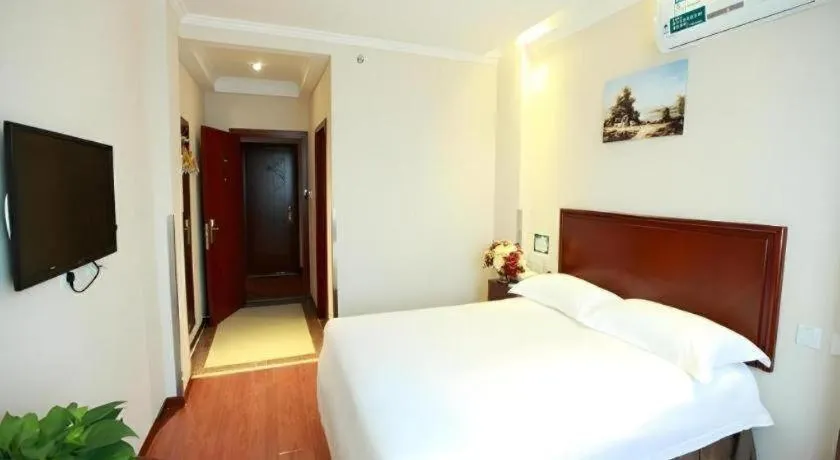 Bed in GreenTree Inn Beijing Miyun Changcheng Huandao Express Hotel
