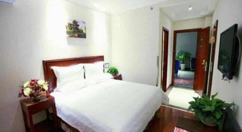 Bed in GreenTree Inn Beijing Miyun Changcheng Huandao Express Hotel