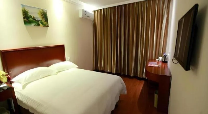 Bed in GreenTree Inn Beijing Miyun Changcheng Huandao Express Hotel