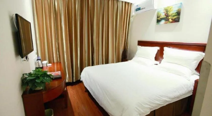 Bed in GreenTree Inn Beijing Miyun Changcheng Huandao Express Hotel