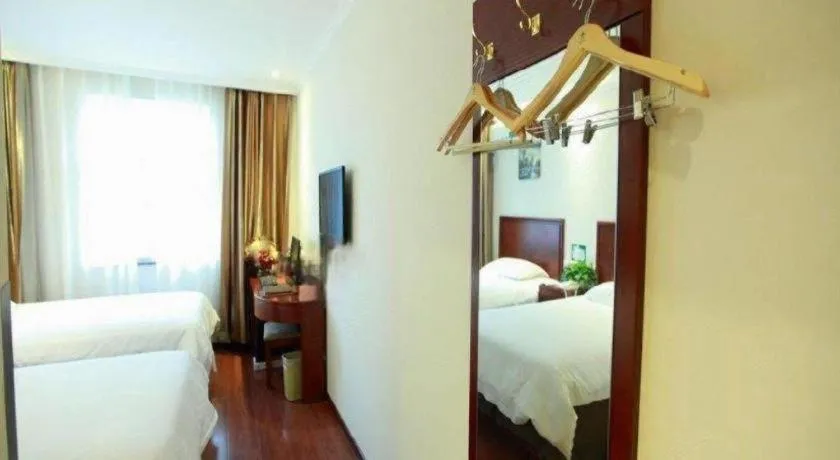 Bed in GreenTree Inn Beijing Miyun Changcheng Huandao Express Hotel