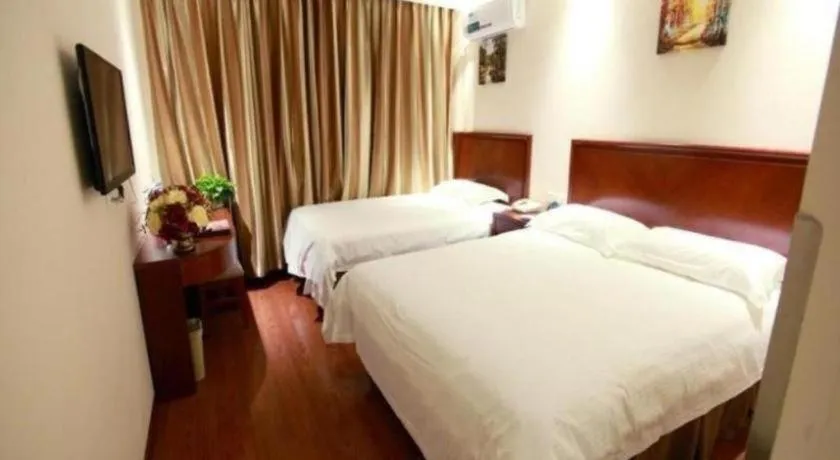 Bed in GreenTree Inn Beijing Miyun Changcheng Huandao Express Hotel