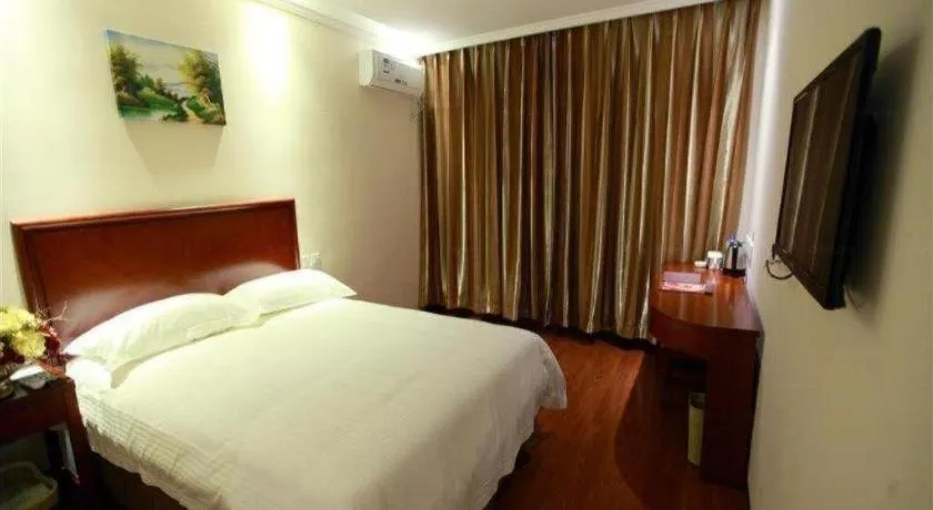Bed in GreenTree Inn Beijing Miyun Changcheng Huandao Express Hotel