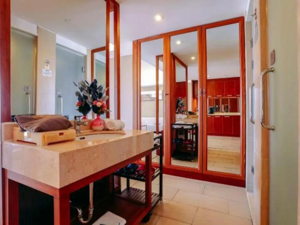 Bed in Island Skylight Resort