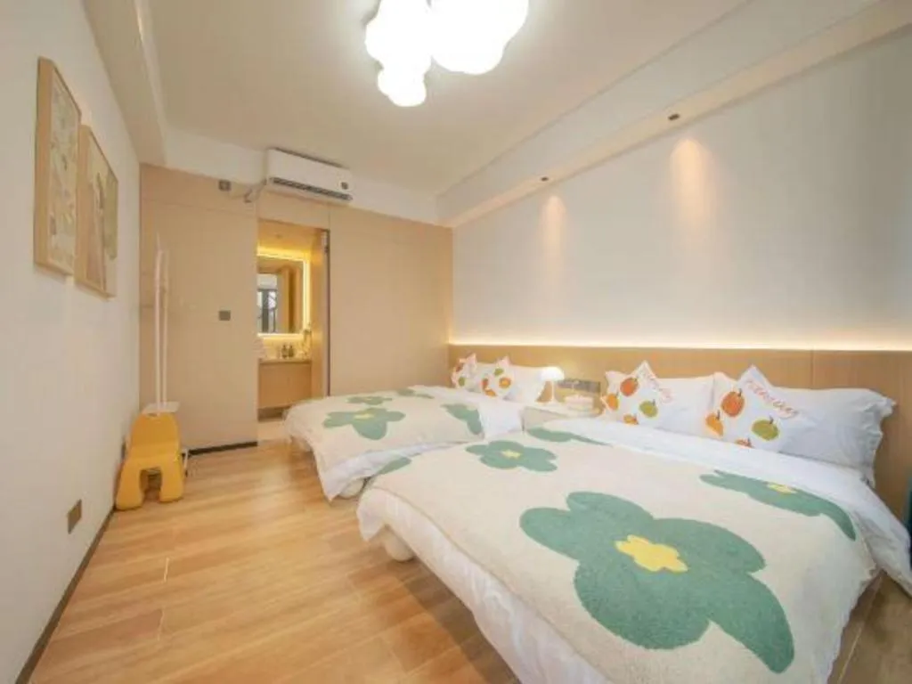 Bed in Island Skylight Resort