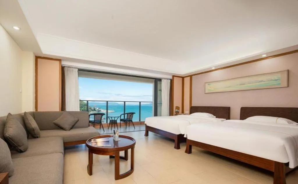 Bed in Island Skylight Resort