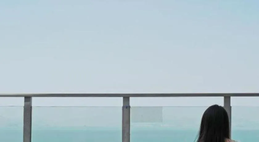 Island Skylight Resort