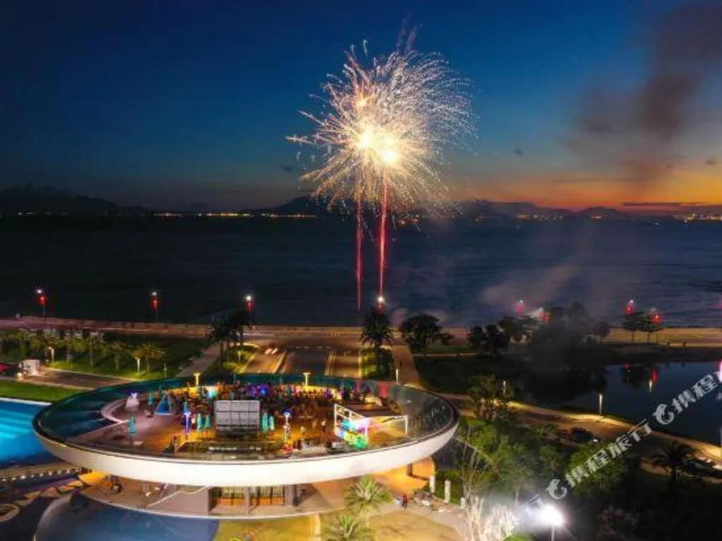 Island Skylight Resort