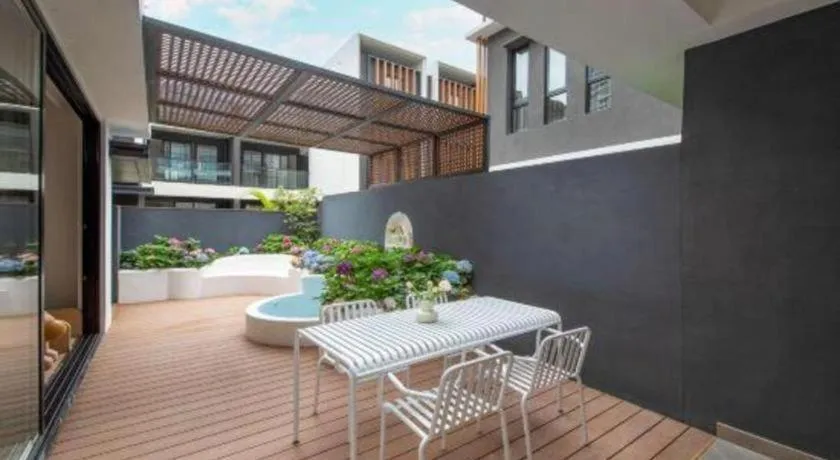 Island Skylight Resort