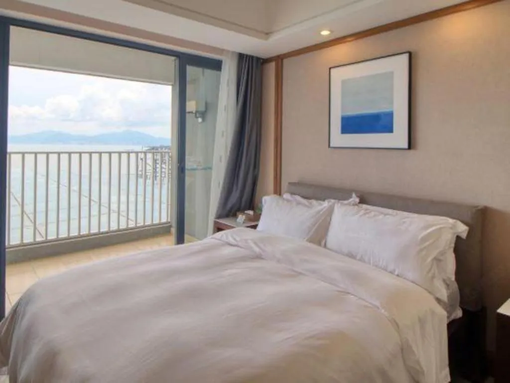 Bed in Island Skylight Resort