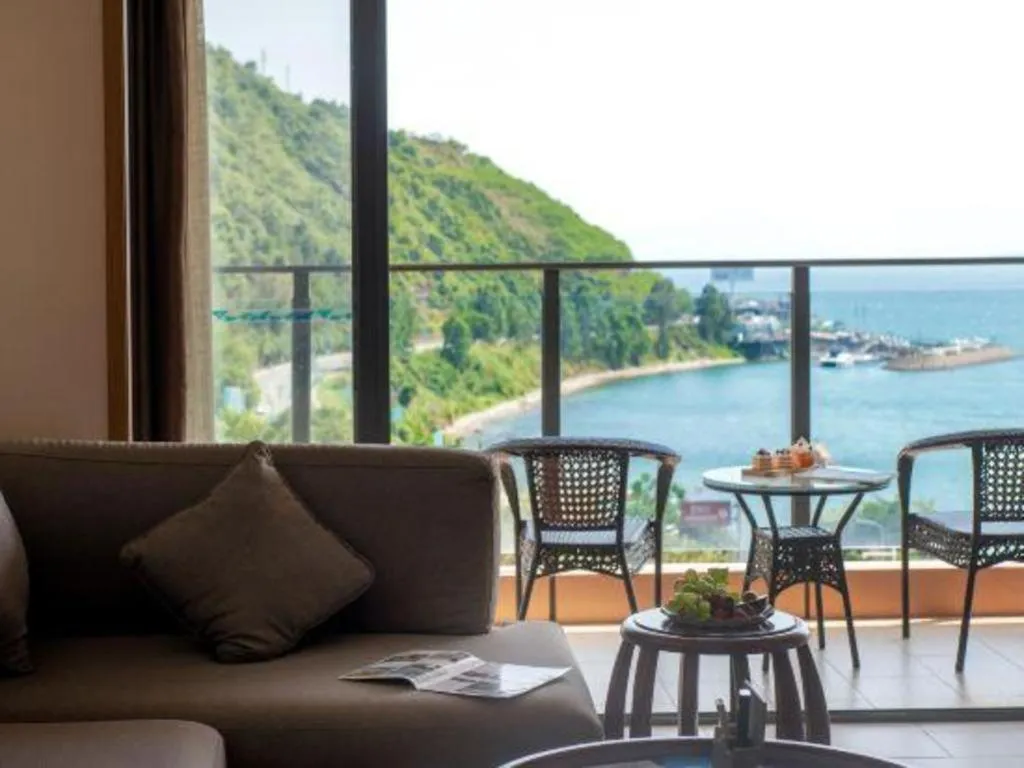 Island Skylight Resort