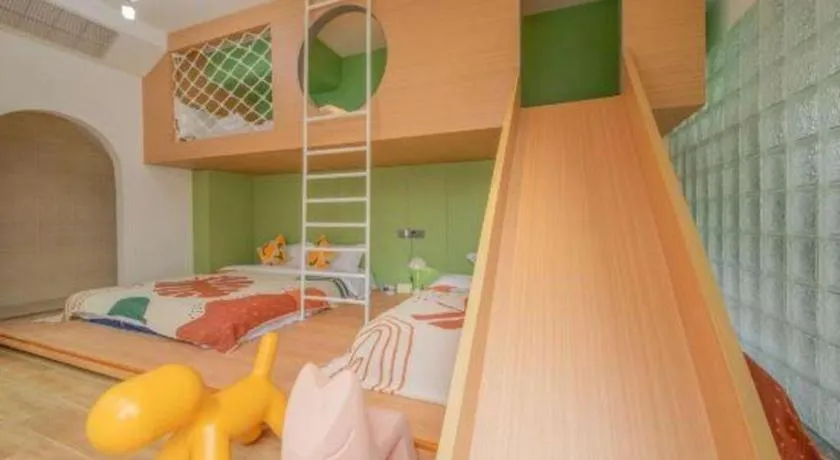 Bed in Island Skylight Resort