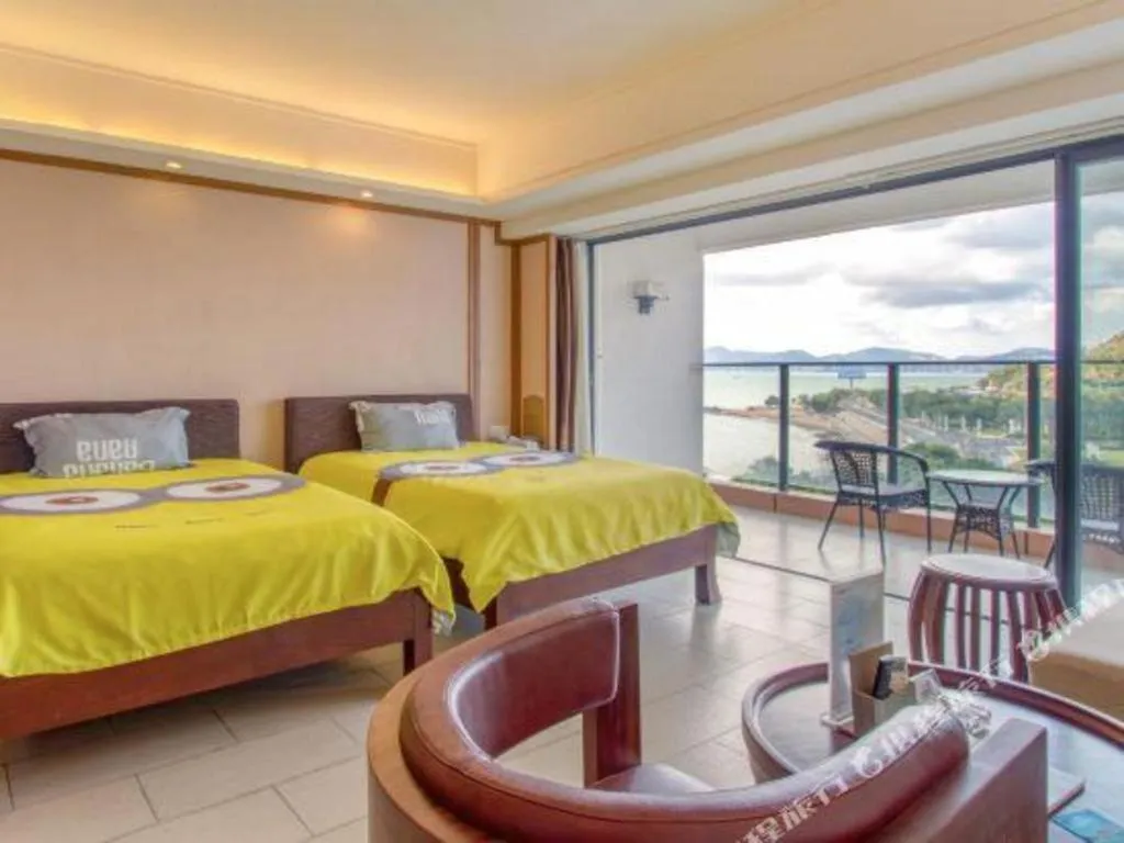 Bed in Island Skylight Resort