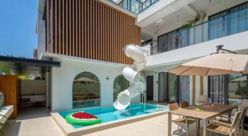 Island Skylight Resort