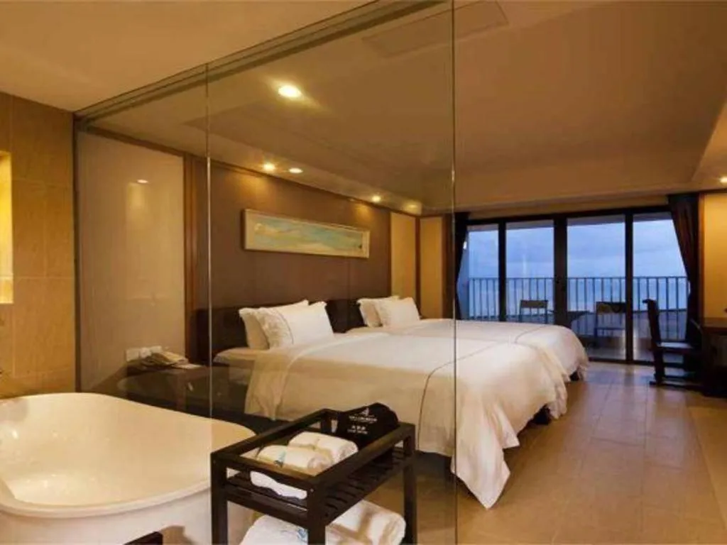 Bed in Island Skylight Resort