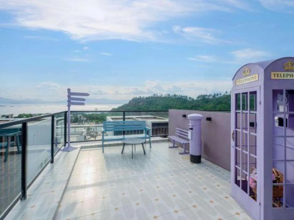 Island Skylight Resort