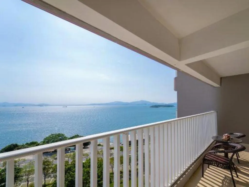 Island Skylight Resort