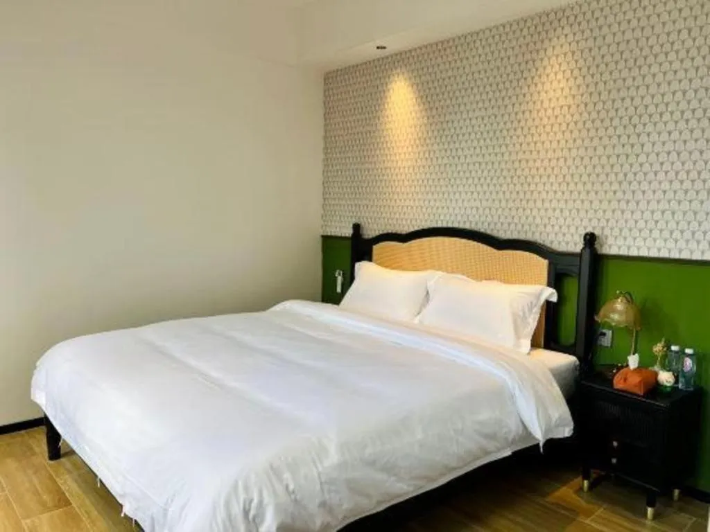 Bed in Island Skylight Resort