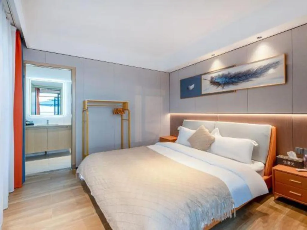 Bed in Island Skylight Resort