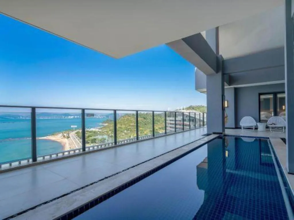 Island Skylight Resort