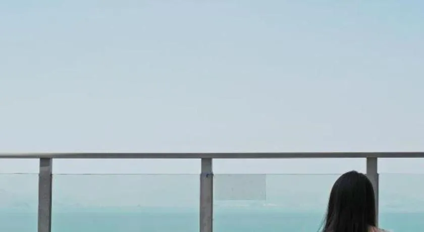 Island Skylight Resort