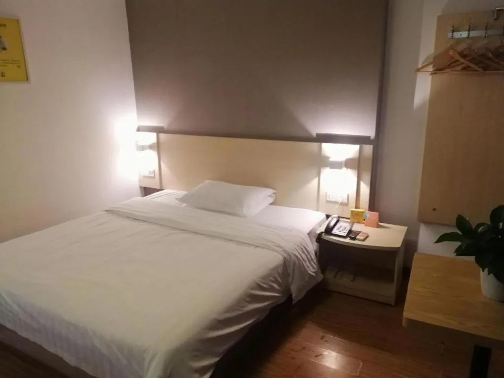 Bed in 7 Days Inn Ningbo Xiangshan Renmin Plaza Branch