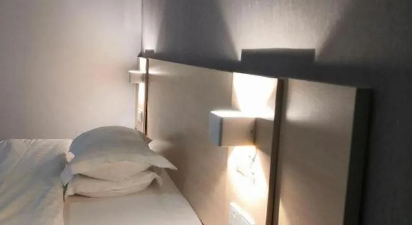 Bed in 7 Days Inn Ningbo Xiangshan Renmin Plaza Branch