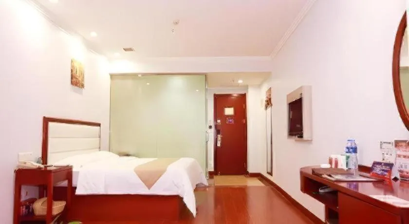 Bed in GreenTree Inn Yinchuan Pedestrian Street East Liqun Street Express Hotel