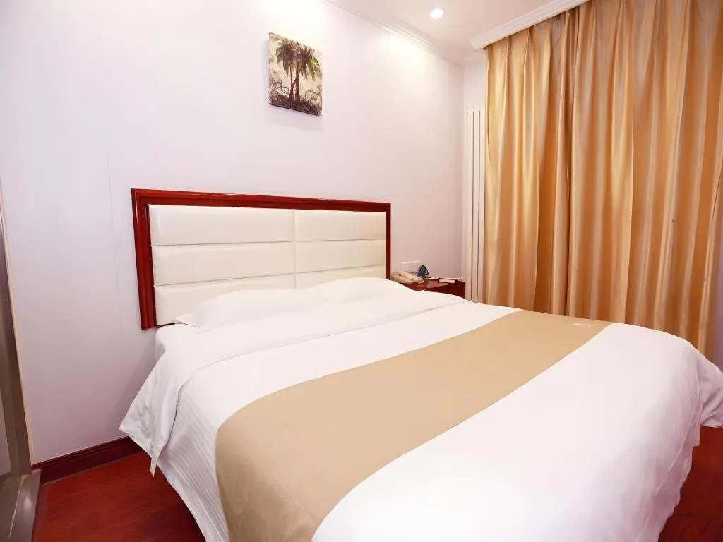 Bed in GreenTree Inn Yinchuan Pedestrian Street East Liqun Street Express Hotel