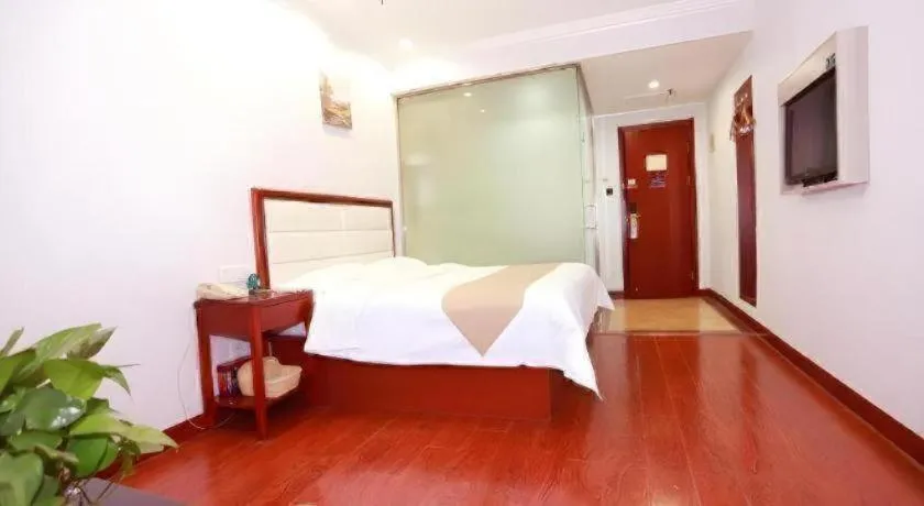 Bed in GreenTree Inn Yinchuan Pedestrian Street East Liqun Street Express Hotel