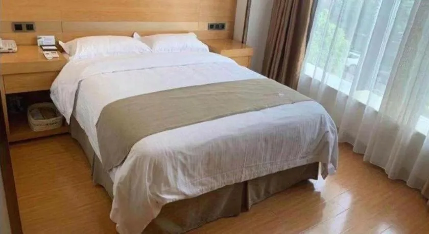 Bed in GreenTree Inn Suzhou Changshu North Haiyu Road Changhui Square Express Hotel