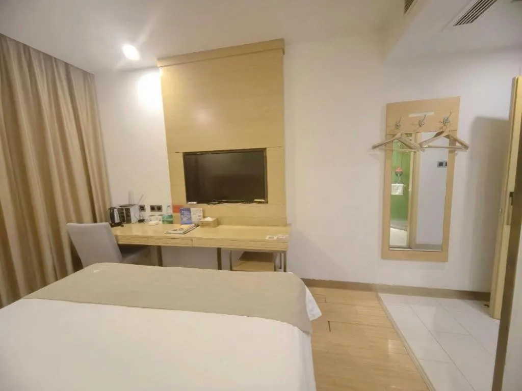 Bed in GreenTree Inn Suzhou Changshu North Haiyu Road Changhui Square Express Hotel
