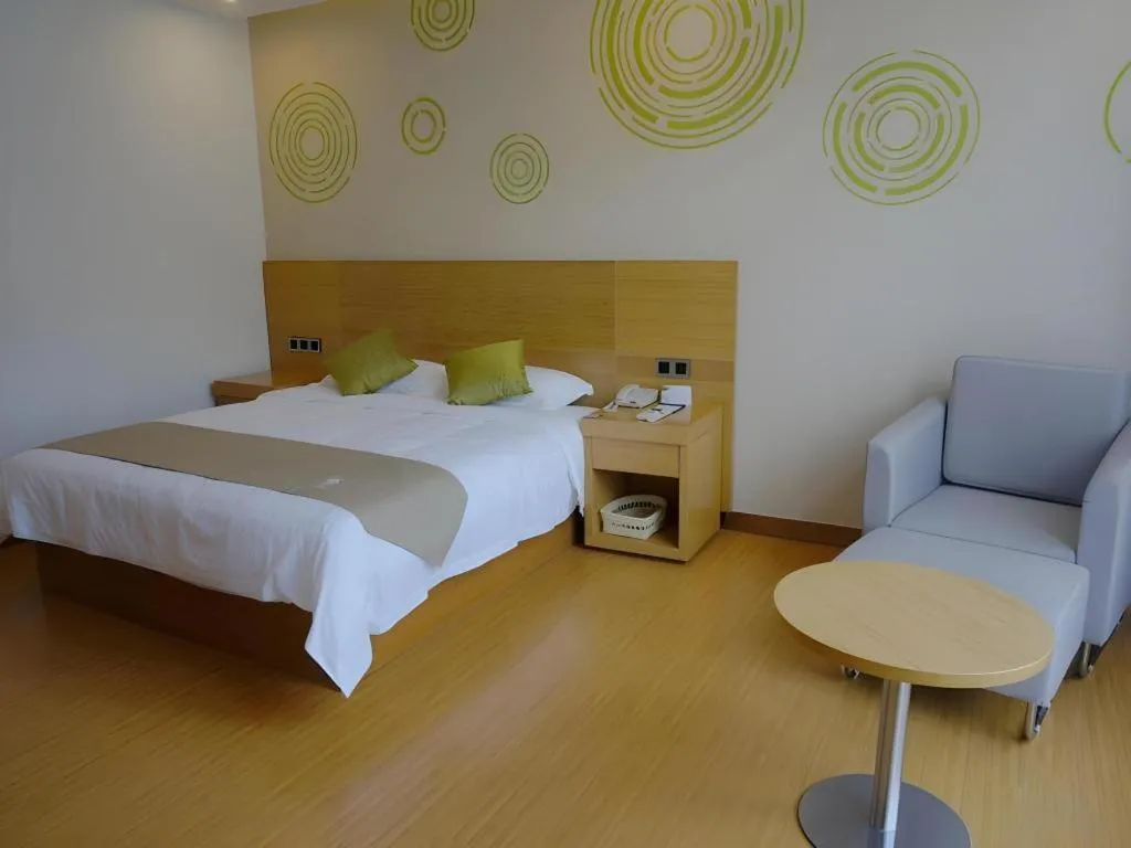 Bed in GreenTree Inn Suzhou Changshu North Haiyu Road Changhui Square Express Hotel