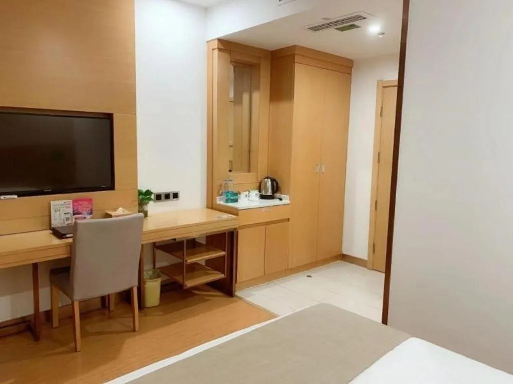 GreenTree Inn Suzhou Changshu North Haiyu Road Changhui Square Express Hotel