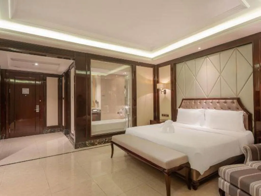 Bed in Jinsha Seaview Hotel Sanya