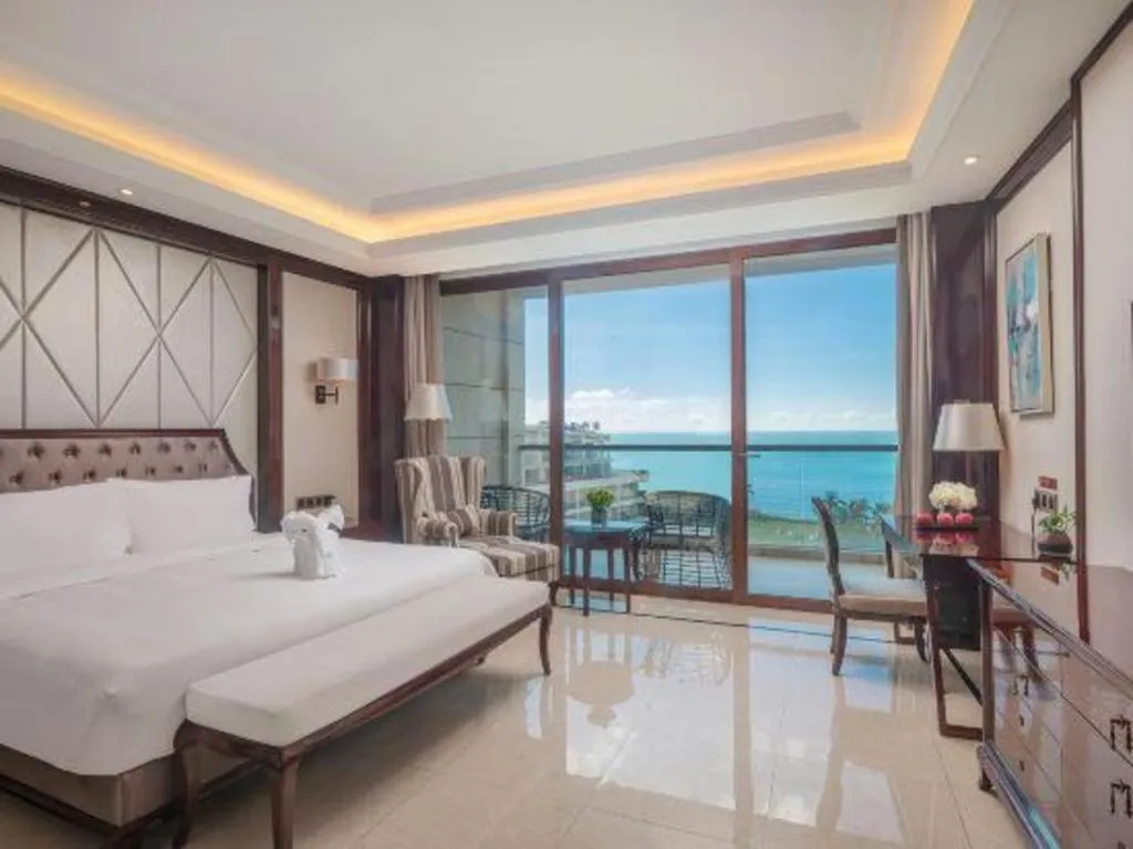 Bed in Jinsha Seaview Hotel Sanya
