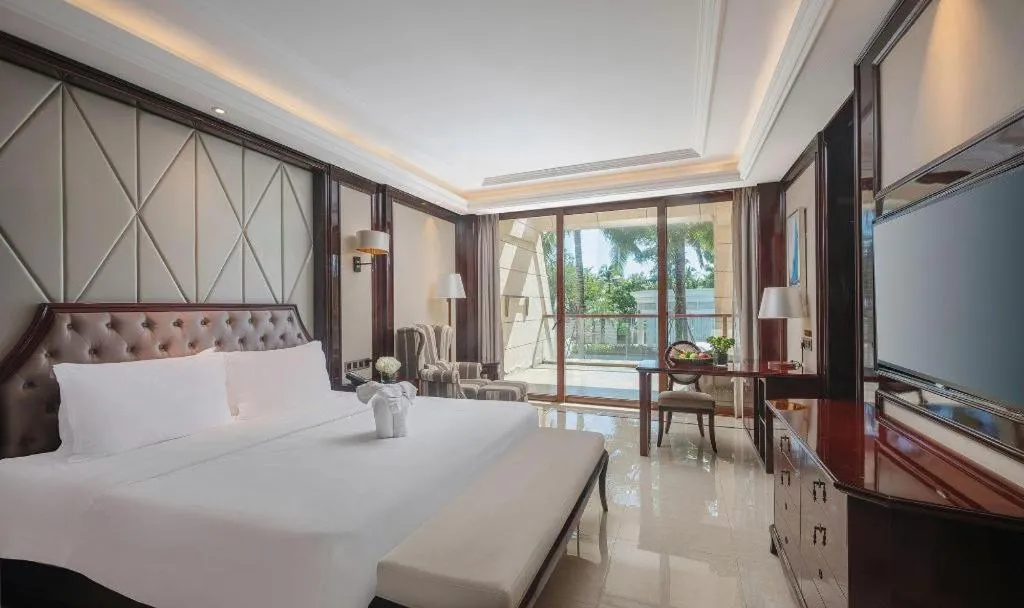 Bed in Jinsha Seaview Hotel Sanya