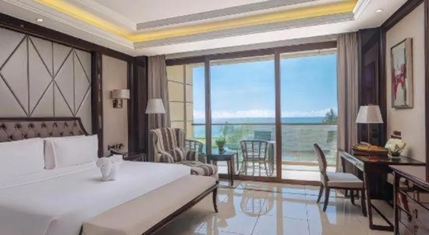 Bed in Jinsha Seaview Hotel Sanya