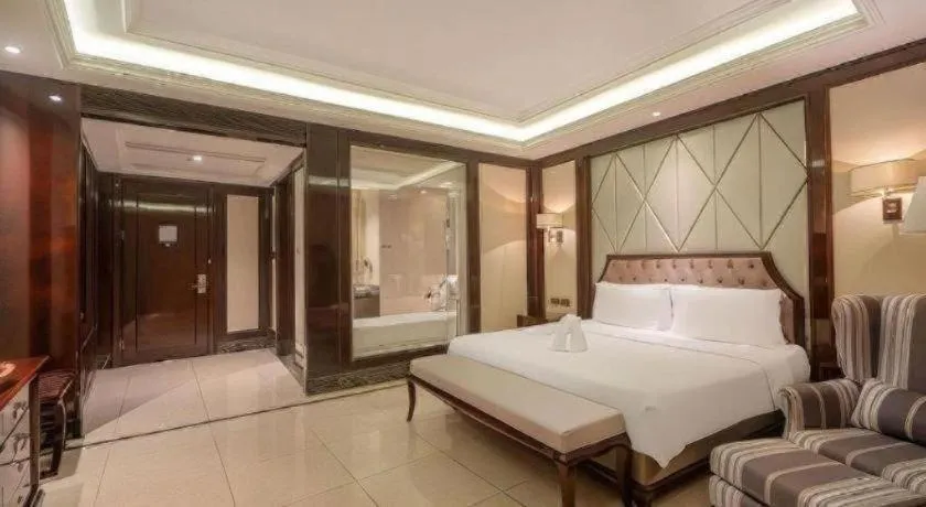 Bed in Jinsha Seaview Hotel Sanya