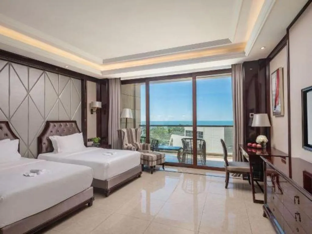 Bed in Jinsha Seaview Hotel Sanya